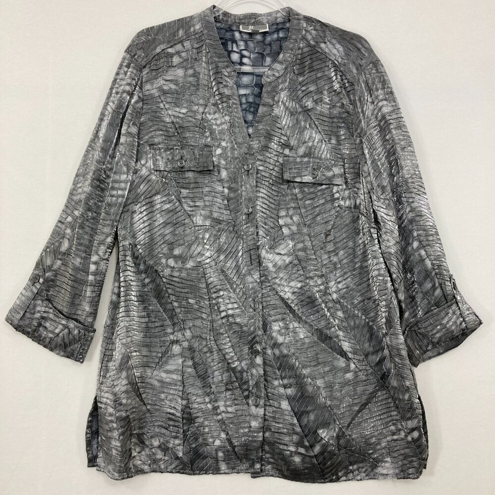 JM Collection size 18 Gray Metallic Abstract Crinkle Pleated‎ Textured Button Up